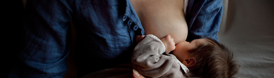 mother breastfeeding cpm29w fa4d76c2 f4d1 4adb b332 93a080693d48 dd04d9