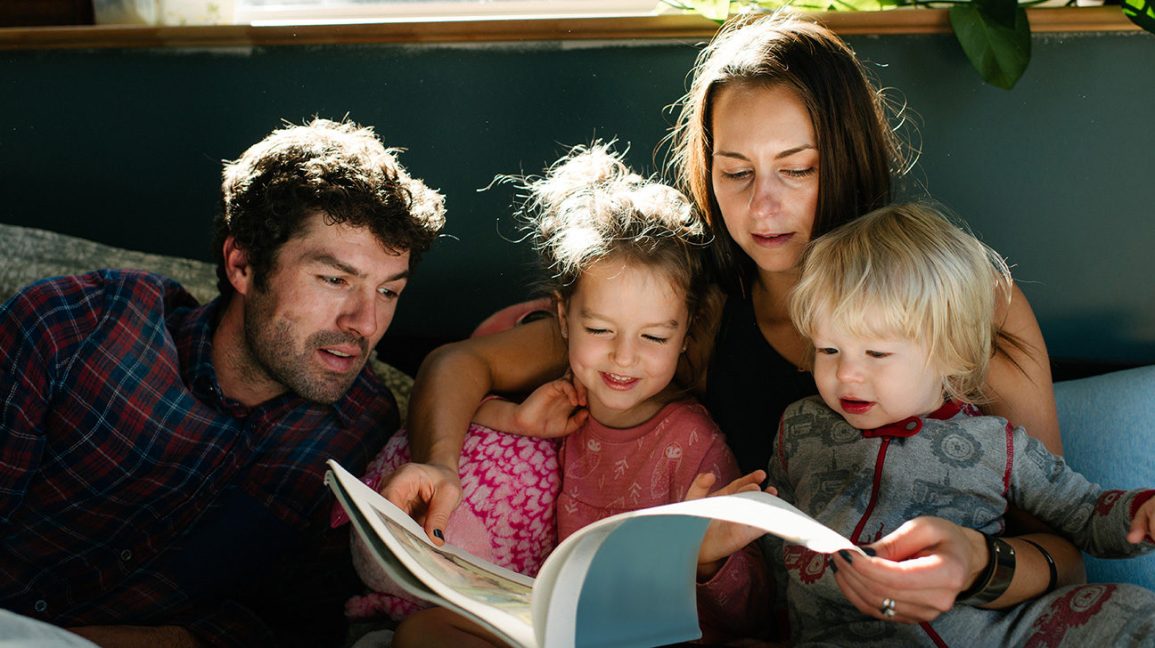 Parents Children Reading Bed 1296x728 Header