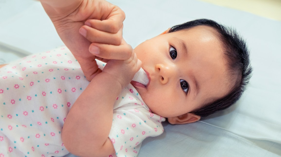 Boca de bebê adulto limpeza